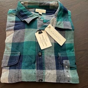 Men’s long sleeved button up shirt